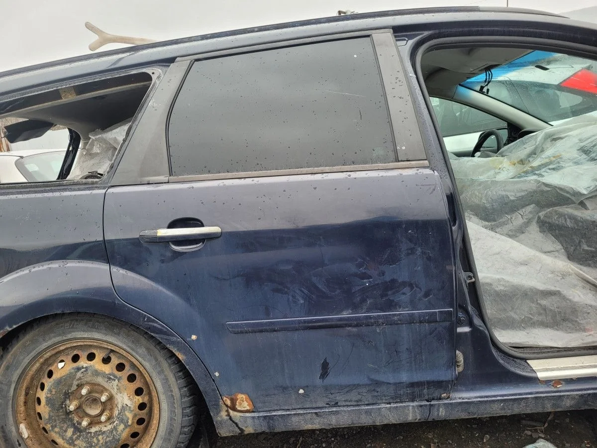 Дверь задняя правая на Ford Focus 2