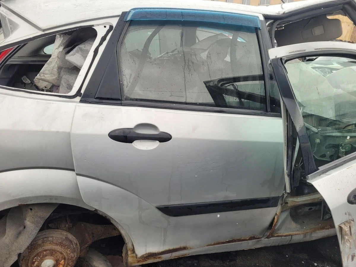 Дверь задняя правая на Ford Focus 1