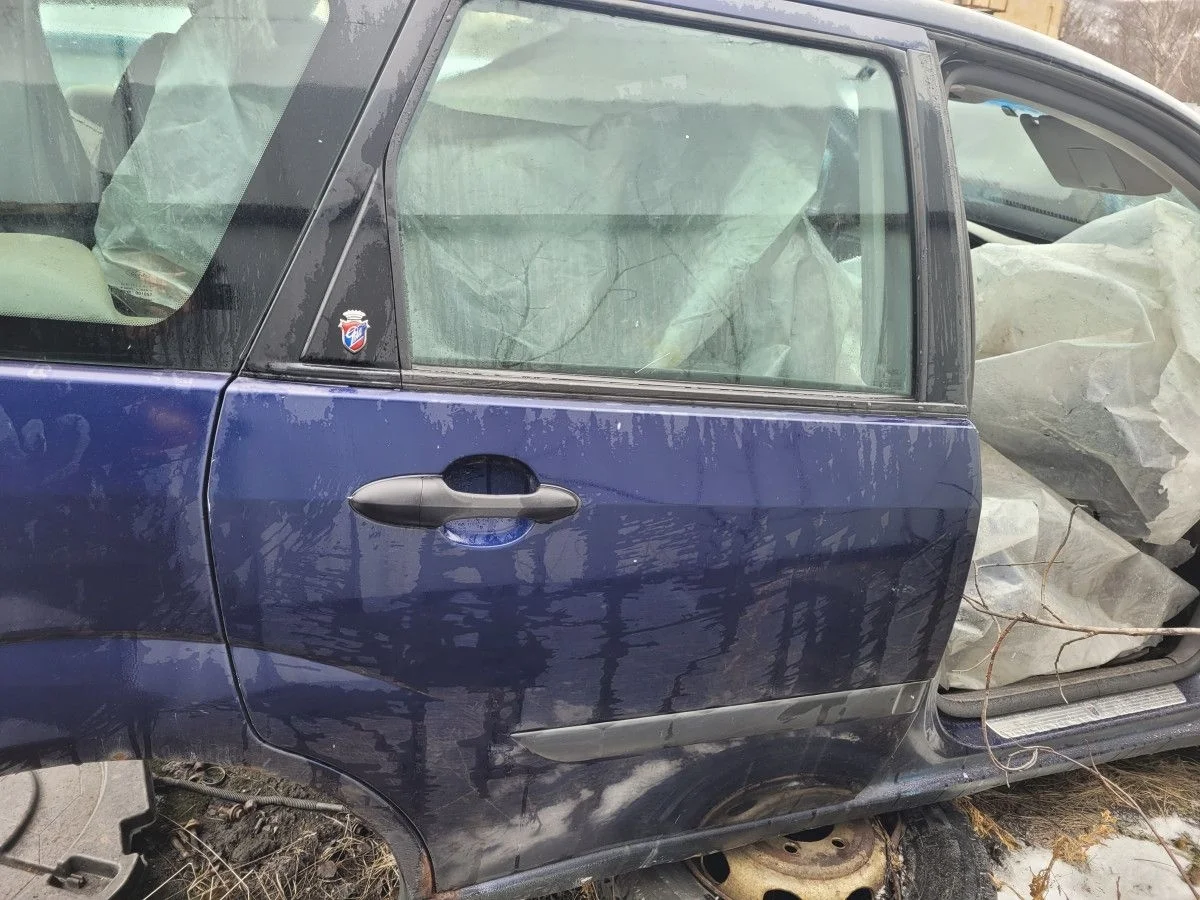 Дверь задняя правая на Ford Focus 1