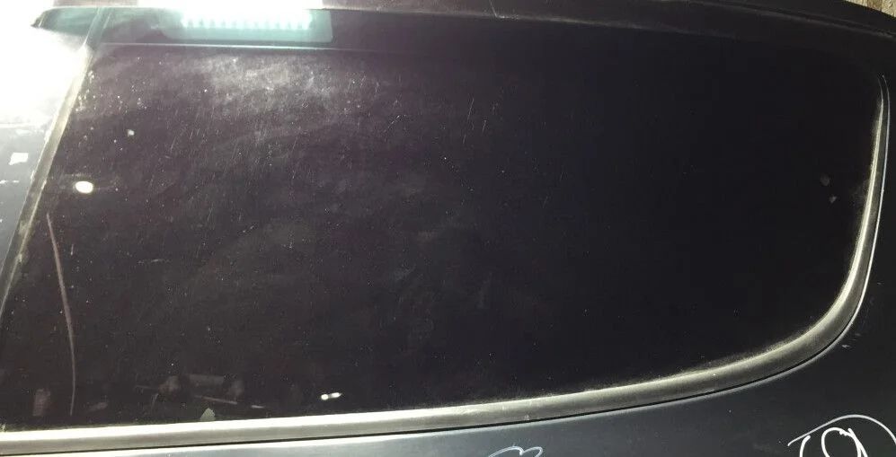 Стекло задней левой двери peugeot 308
