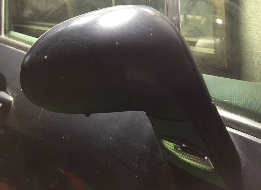 Зеркало передней правой двери Peugeot 308