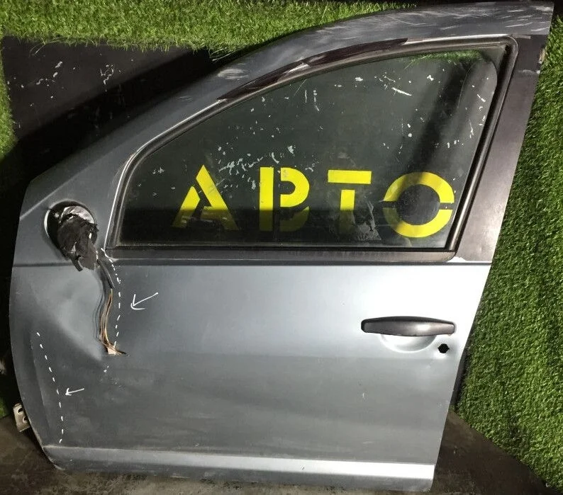 Дверь передняя левая Renault Sandero 1