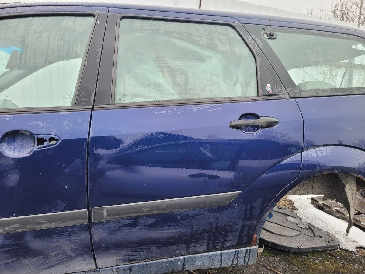 Дверь задняя левая на Ford Focus 1