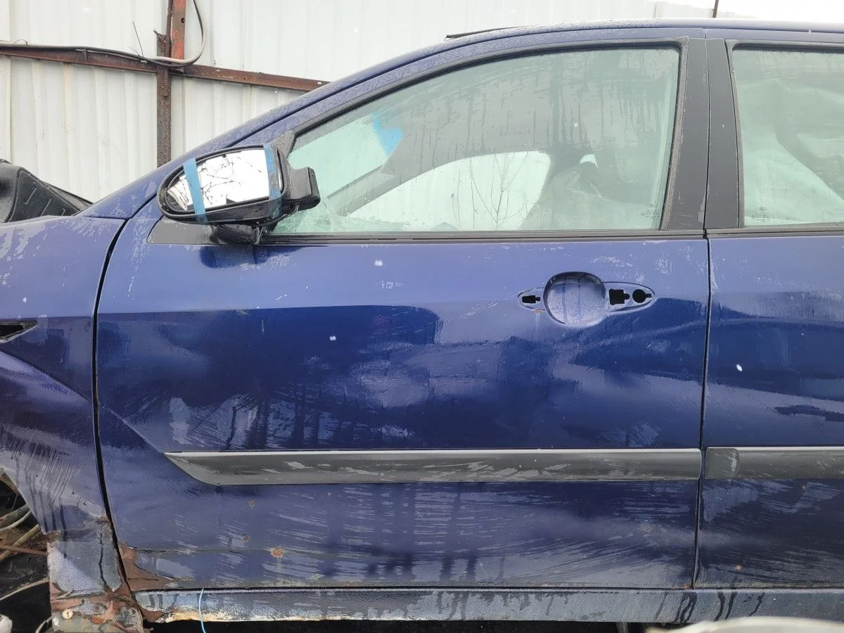 Дверь передняя левая на Ford Focus 1