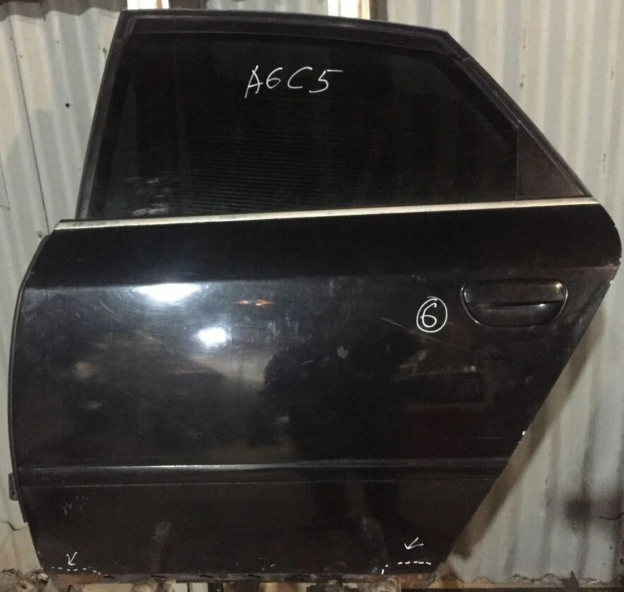 Задняя левая дверь  Audi A6 C5