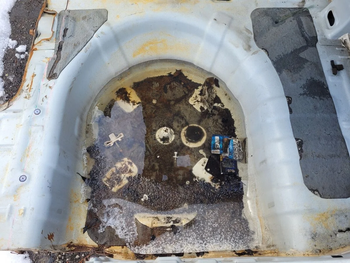 Ванна багажника на Hyundai Solaris