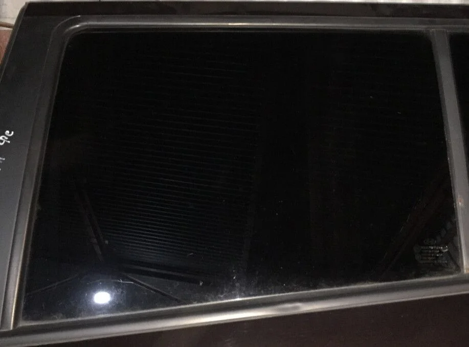 Стекло задней левой двери Hyundai Santa Fe 2