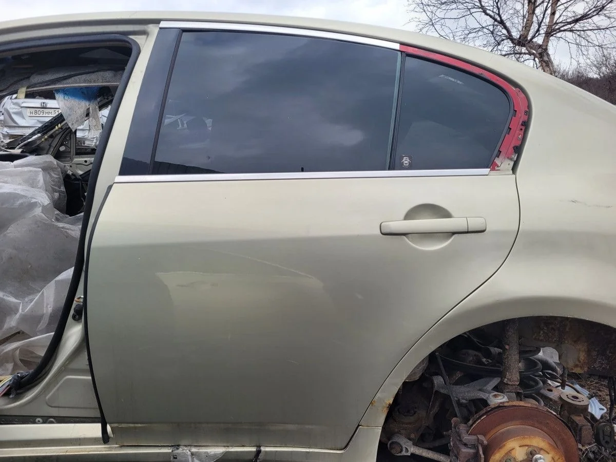 Дверь задняя левая на Infiniti G35