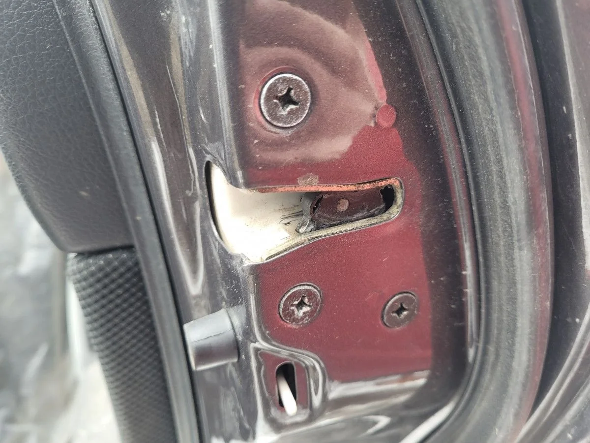 Замок двери задней правой на Mazda 6 GG