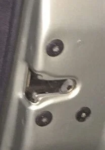 Замок передней правой Renault Sandero Stepway