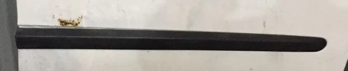 Молдинг передней правой двери Peugeot 308