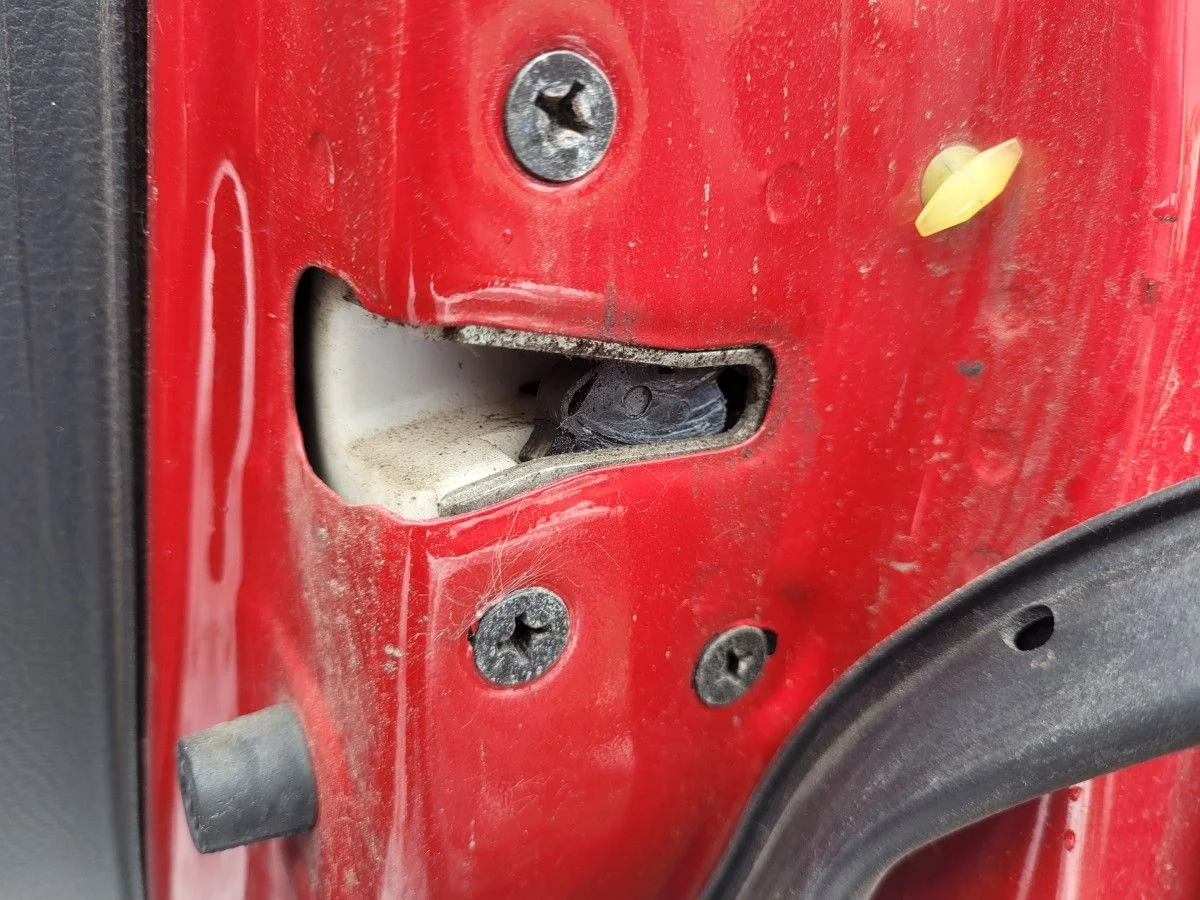 Замок двери передней правой на Mazda 6 GG