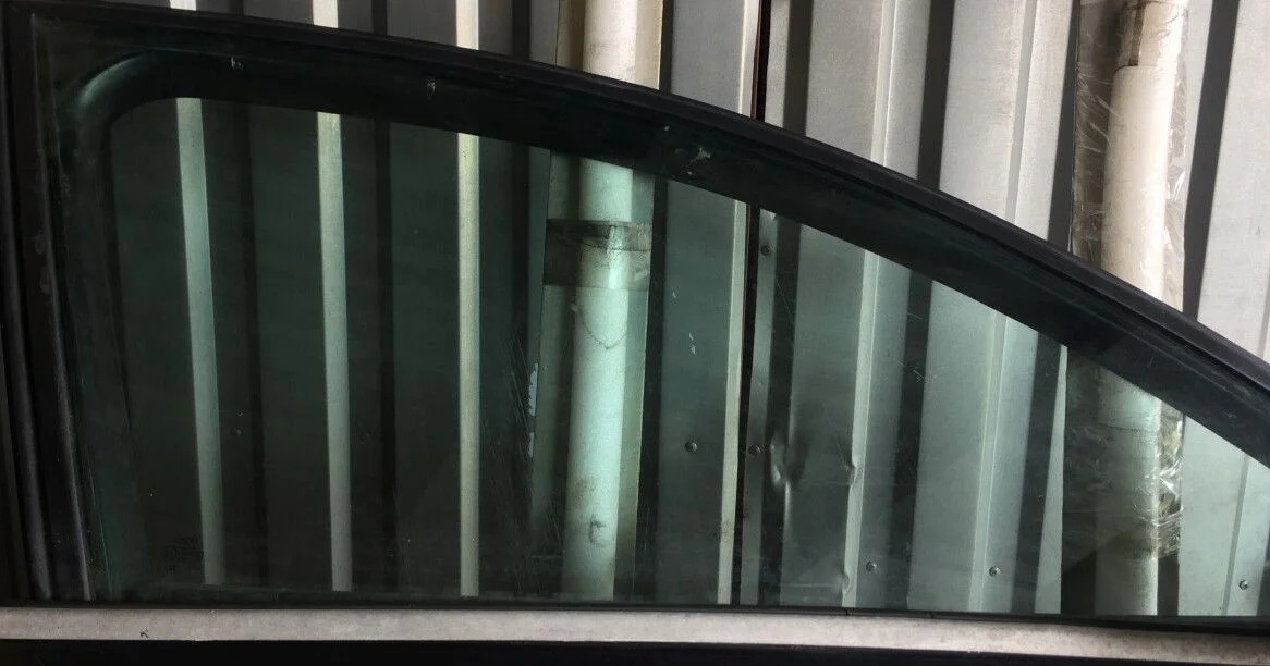 Стекло передней правой двери  Audi A6 C6