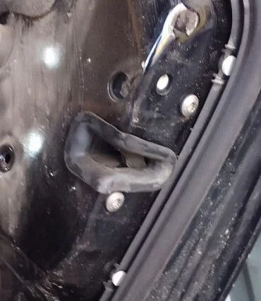 замок двери задней правой Audi A6 C6