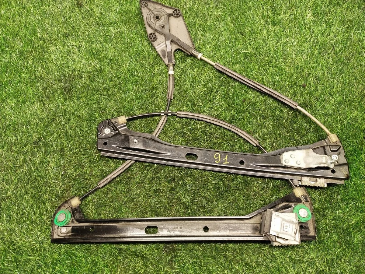 Стеклоподъемник электр. передний правый Volkswagen