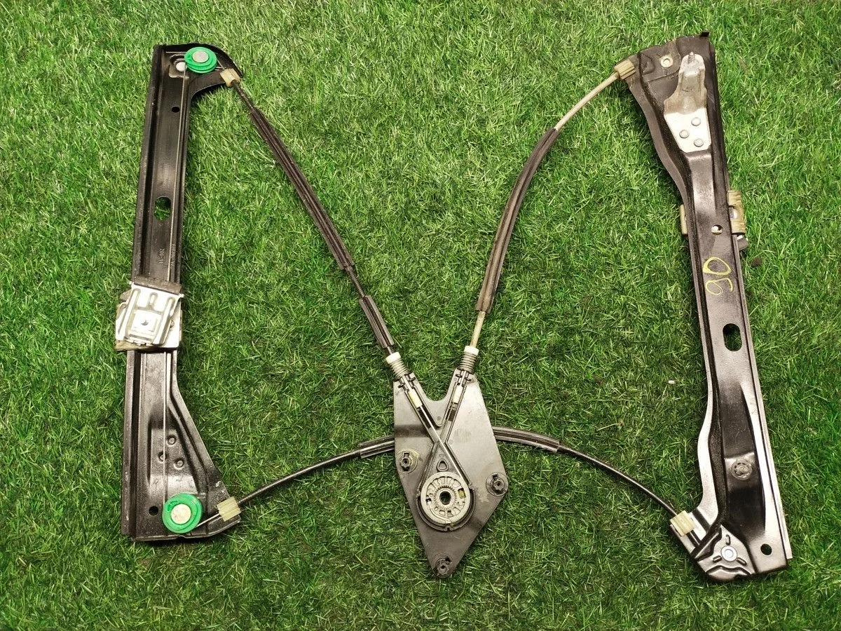 Стеклоподъемник электр. передний правый Volkswagen