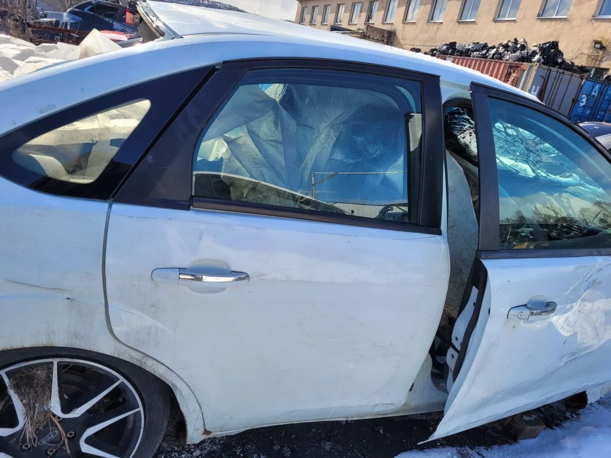 Дверь задняя правая на Ford Focus 2 рест