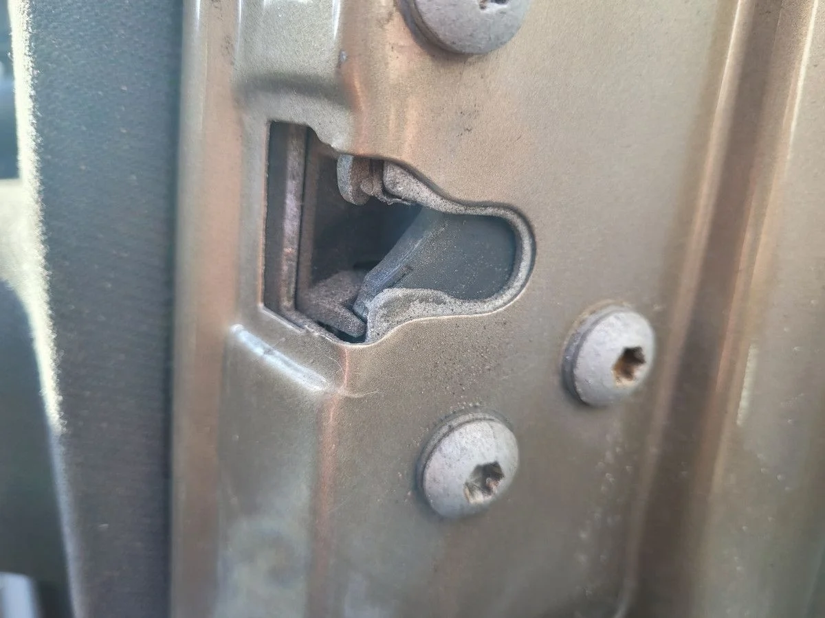 Замок двери передней правой на Fiat Albea