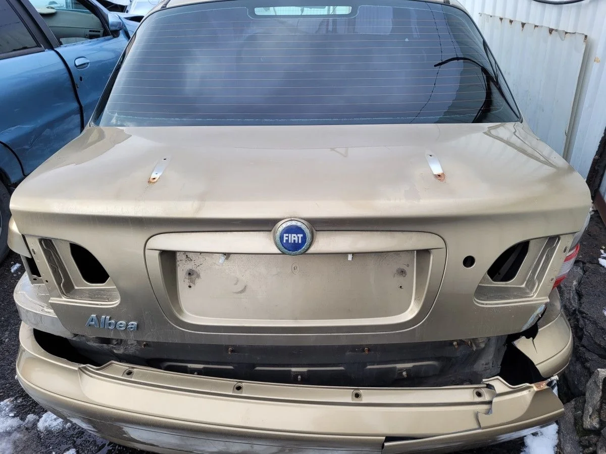 Крышка багажника на Fiat Albea