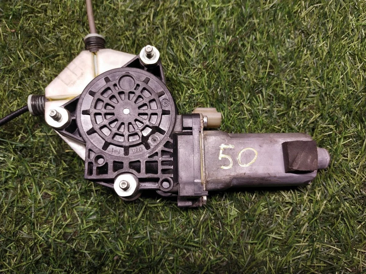 Моторчик стеклоподъемника Hyundai Starex