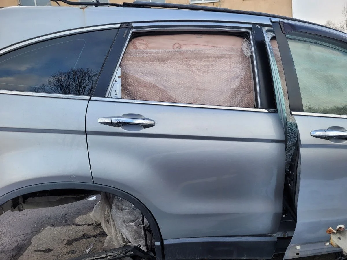 Дверь задняя правая на Honda CR-V 3