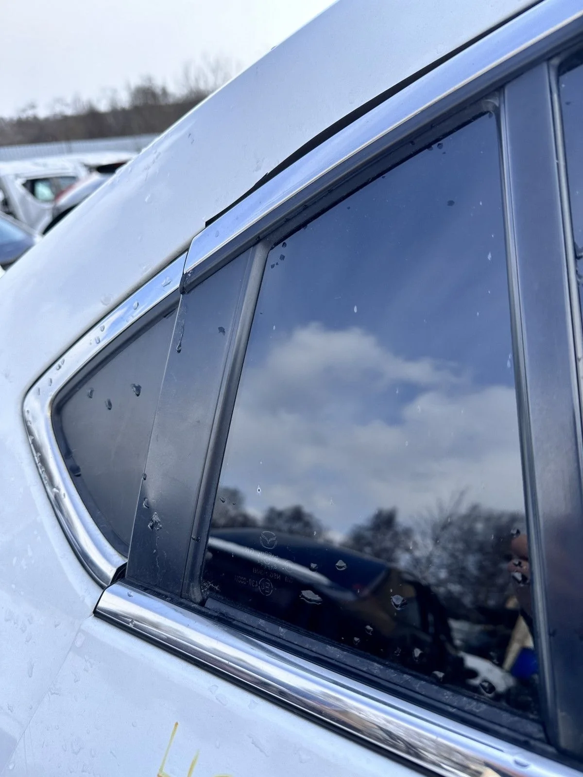 Стекло двери задней пр (форточка) для Mazda 6 gh