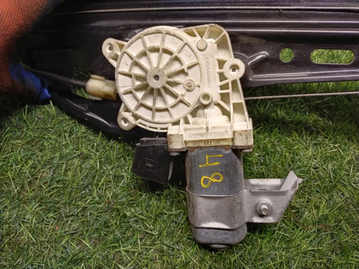 Моторчик стеклоподъемника Bmw 5 задний левый