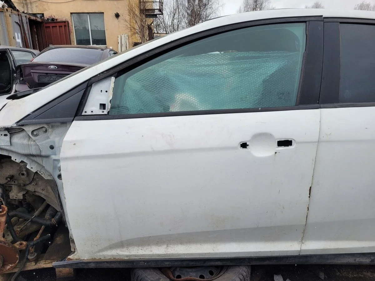 Дверь передняя левая на Ford Focus 3
