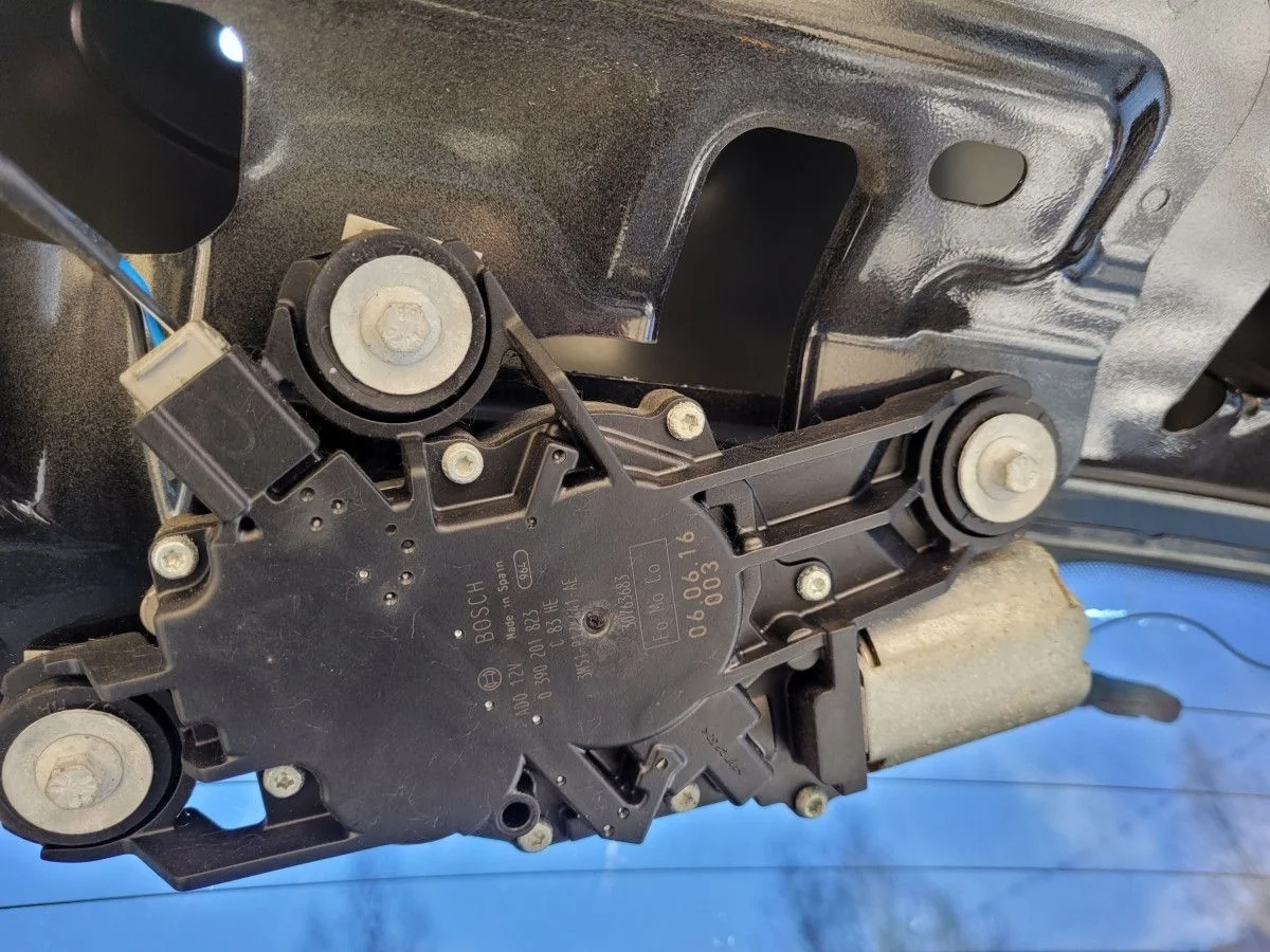 Мотор стеклоочистителя задний на Ford S-MAX