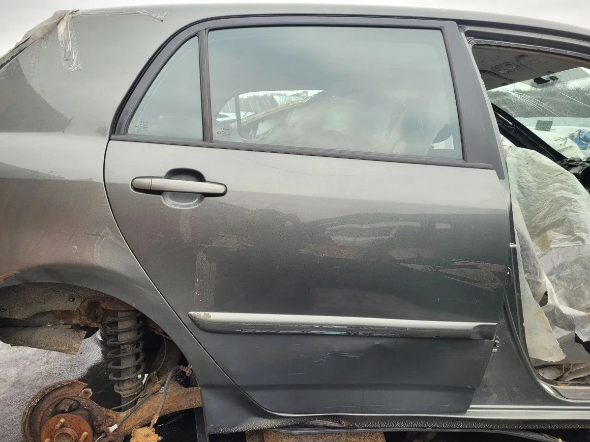 Дверь задняя правая для Toyota Corolla E120