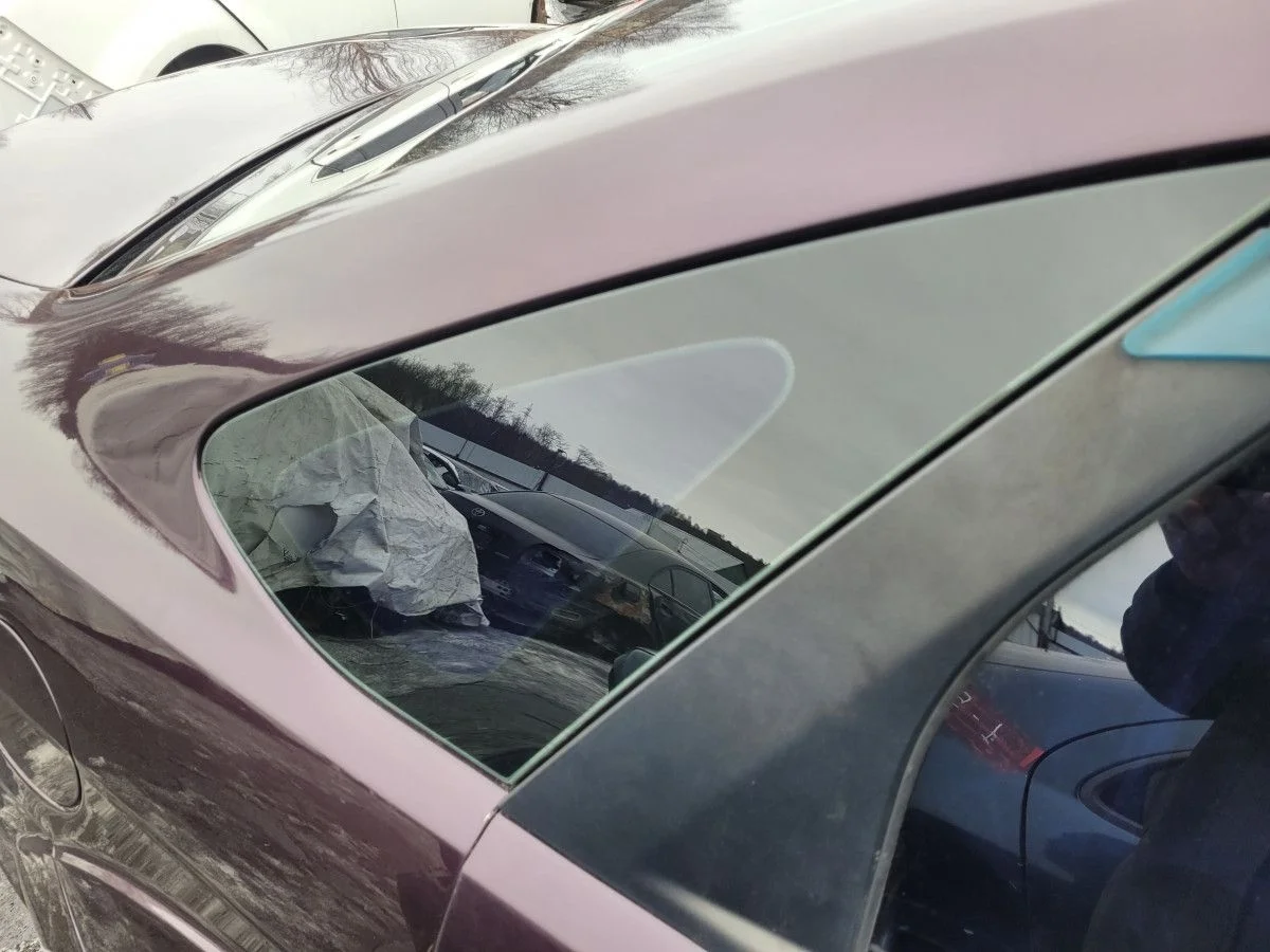 Стекло глухое правое на Ford Focus 2 рест