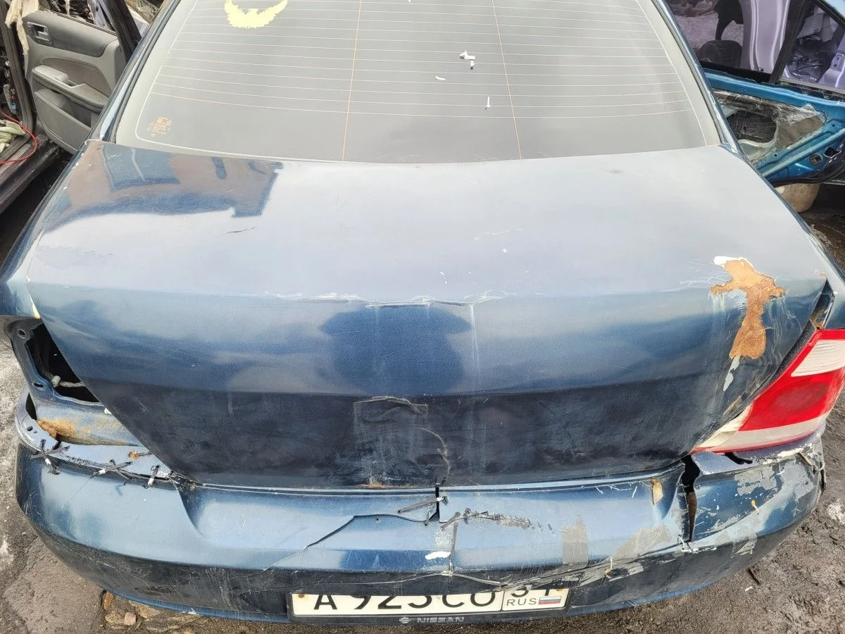 Крышка багажника под ремонт на Nissan Almera B10