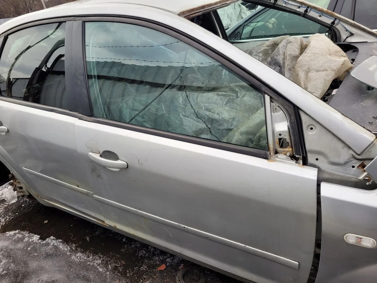 Дверь передняя правая для Ford Focus 2