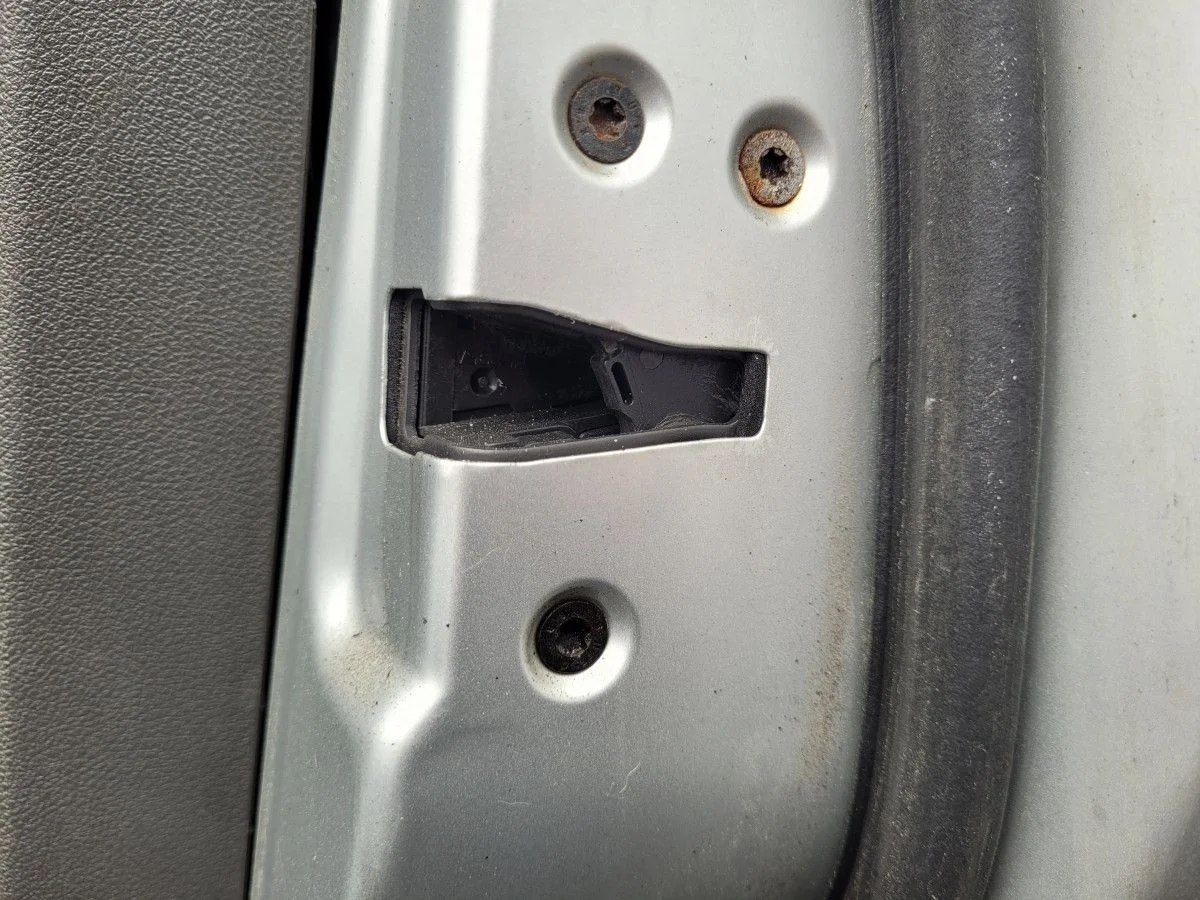 Замок двери задней правой для Ford Focus 2