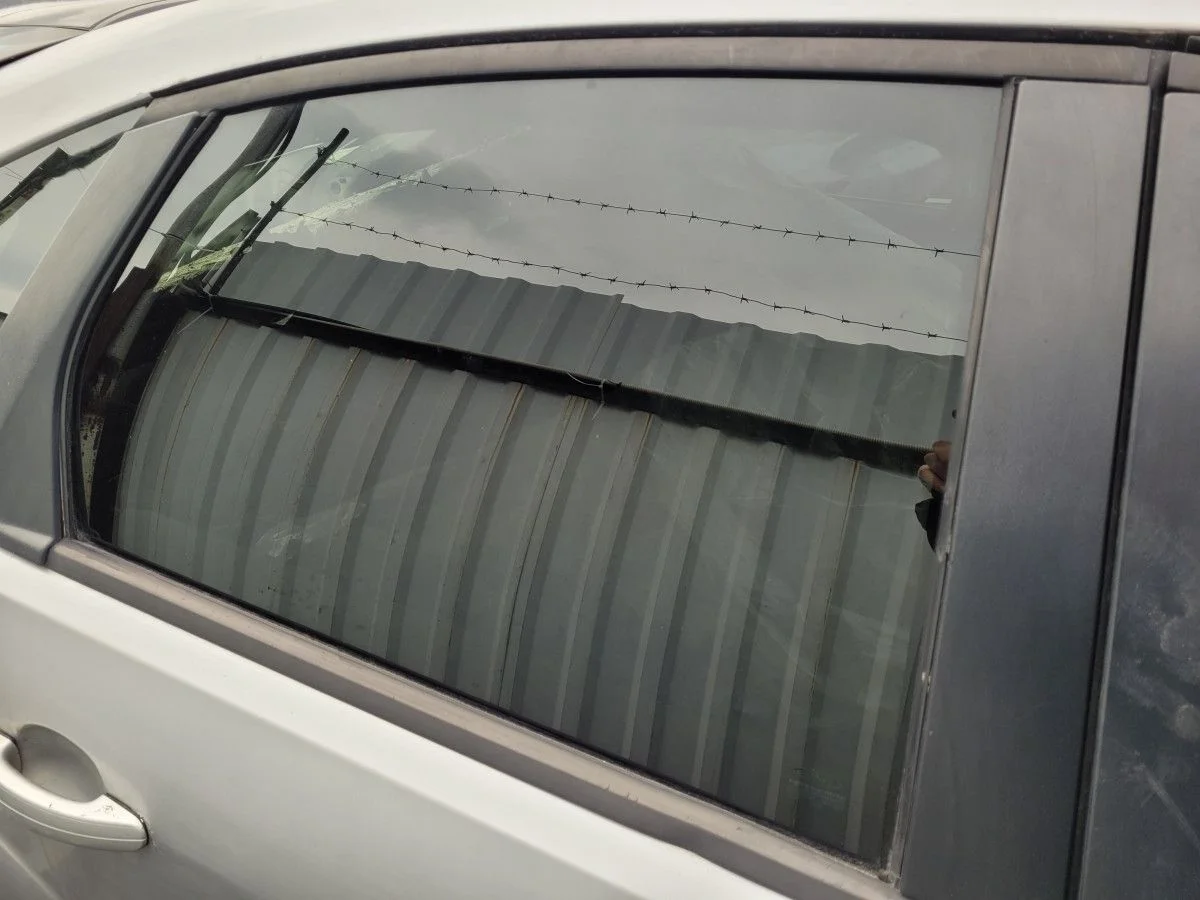 Стекло двери задней правой для Ford Focus 2