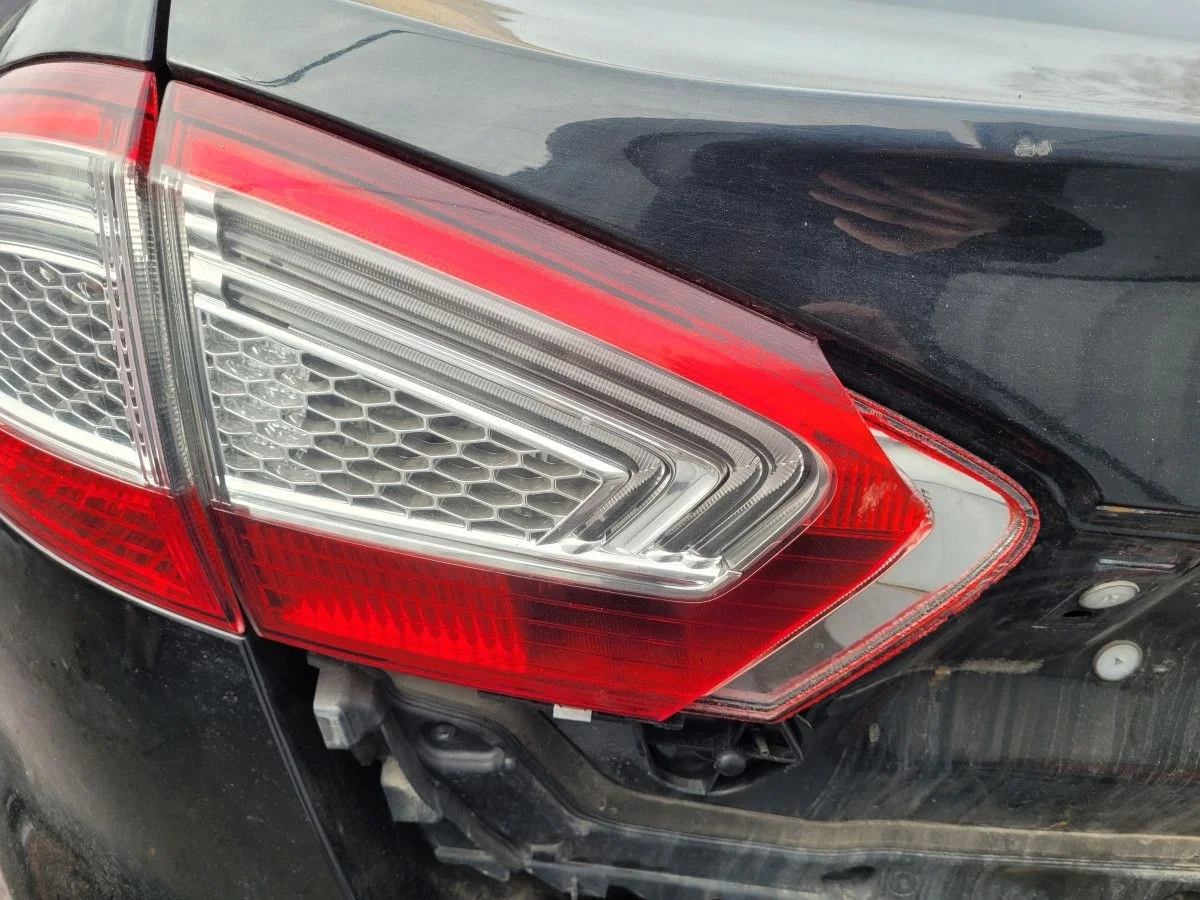 Фонарь левый внутренний на Ford Mondeo 4 рест