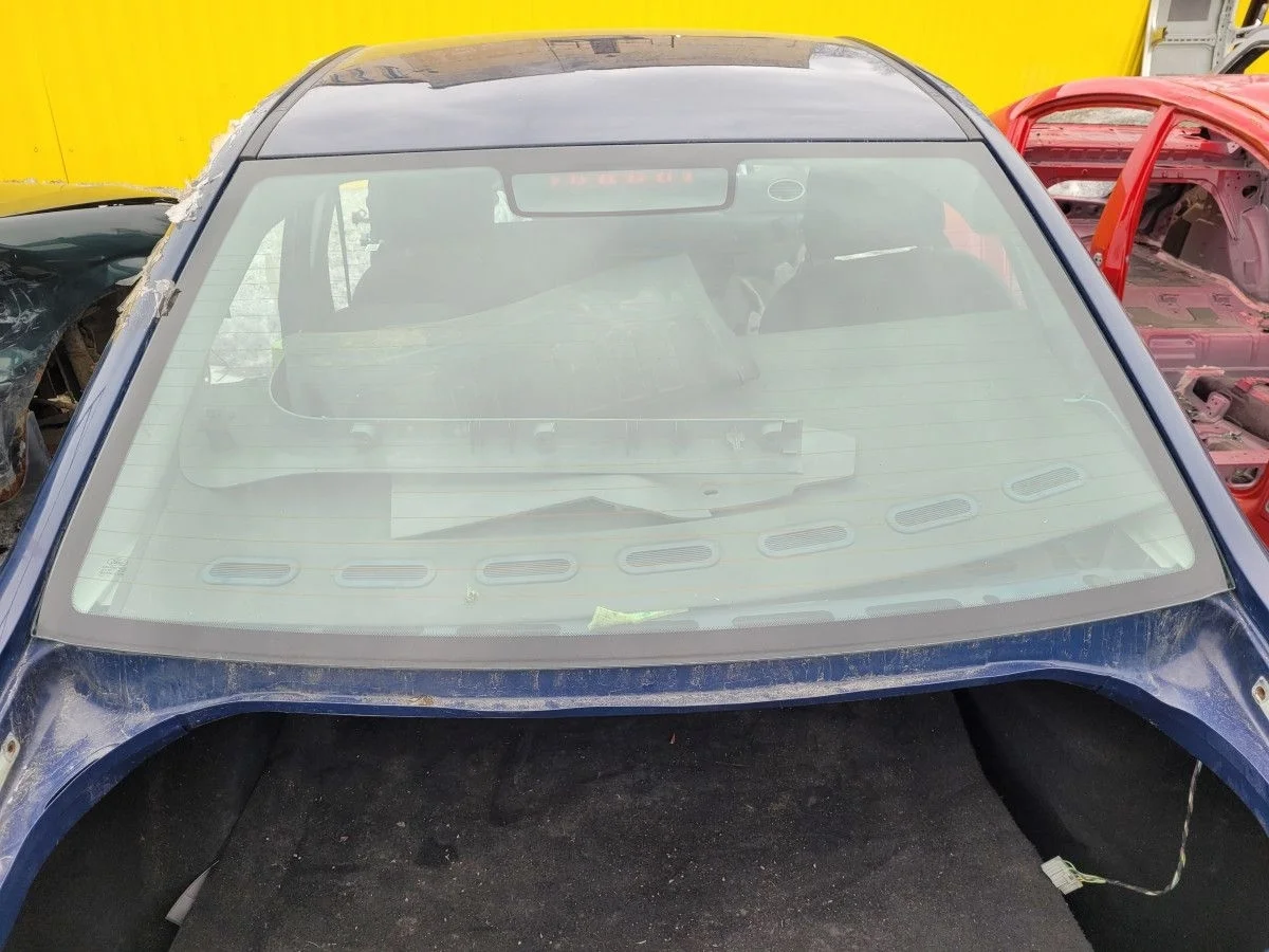 Стекло заднее на Ford Focus 2 рест седан