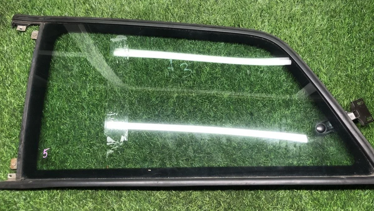 Стекло кузовное левое Audi A3