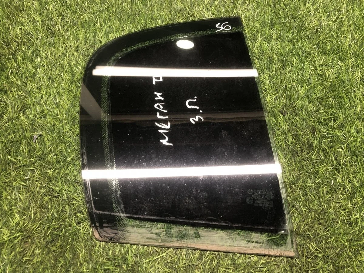 Форточка задней правой двери Renault Megane 2