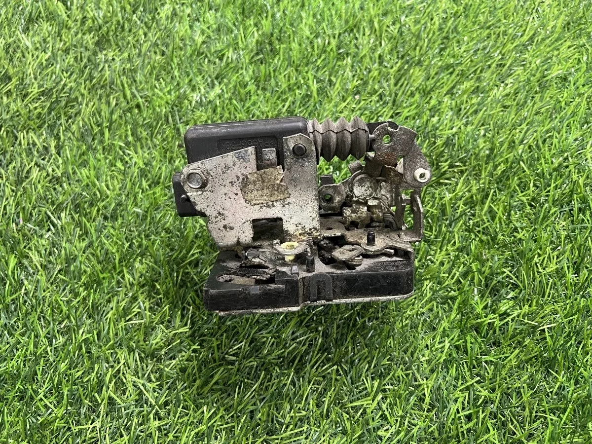 Замок двери задней левой Renault Logan