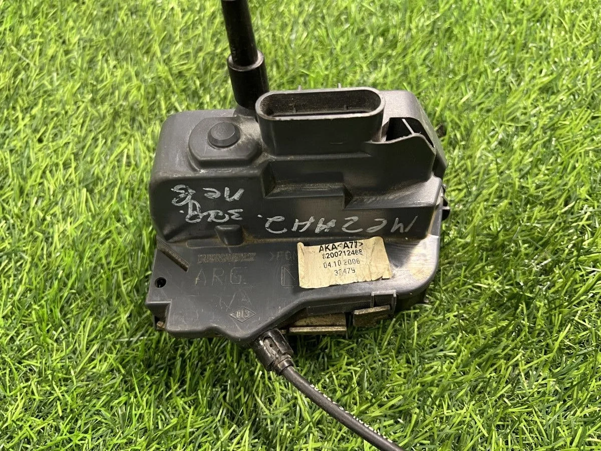 Замок двери задней левой Renault Megane II