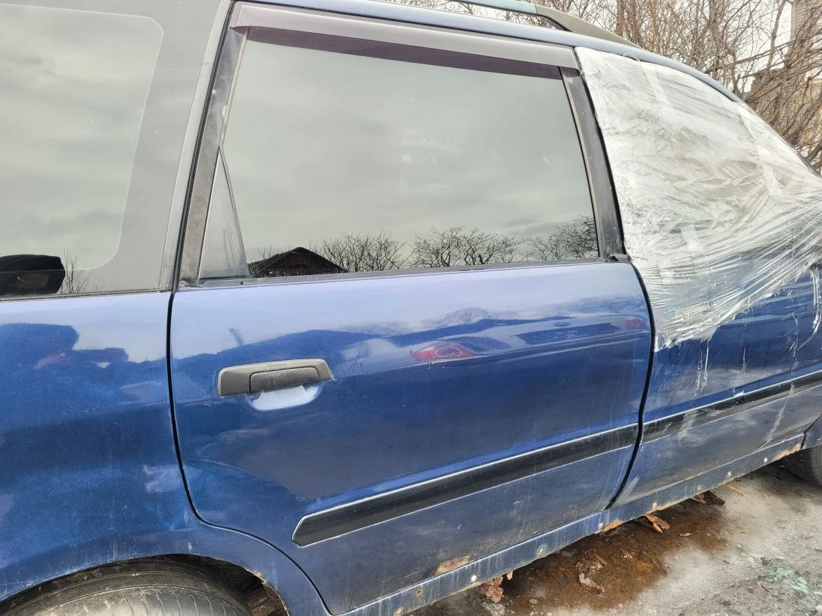 Дверь задняя правая на Mitsubishi Space Wagon 3