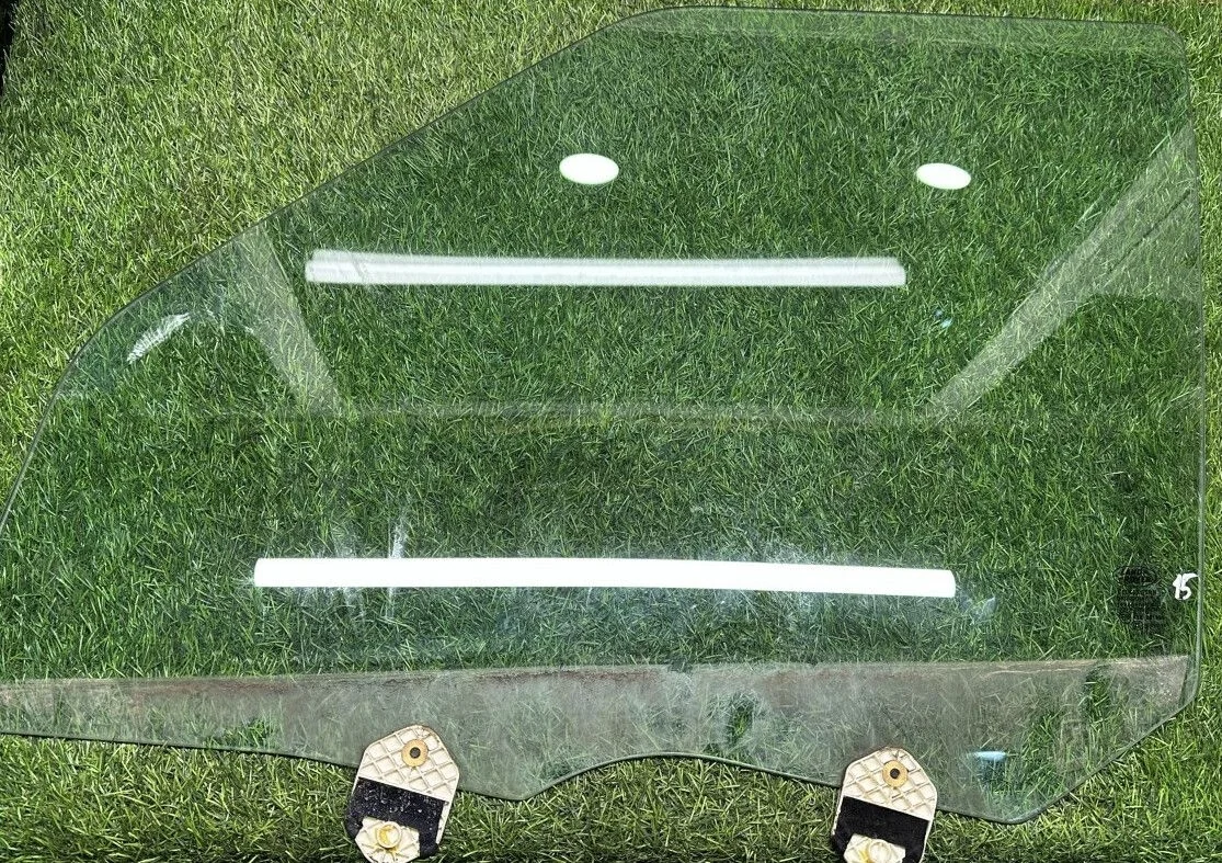 Стекло передней левой двери Land Rover Disccovery