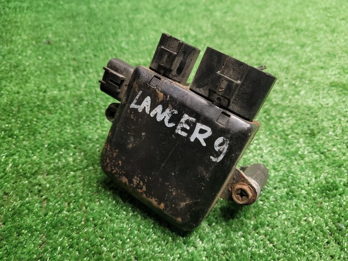 Блок управления вентилятора на Mitsubishi Lancer 9