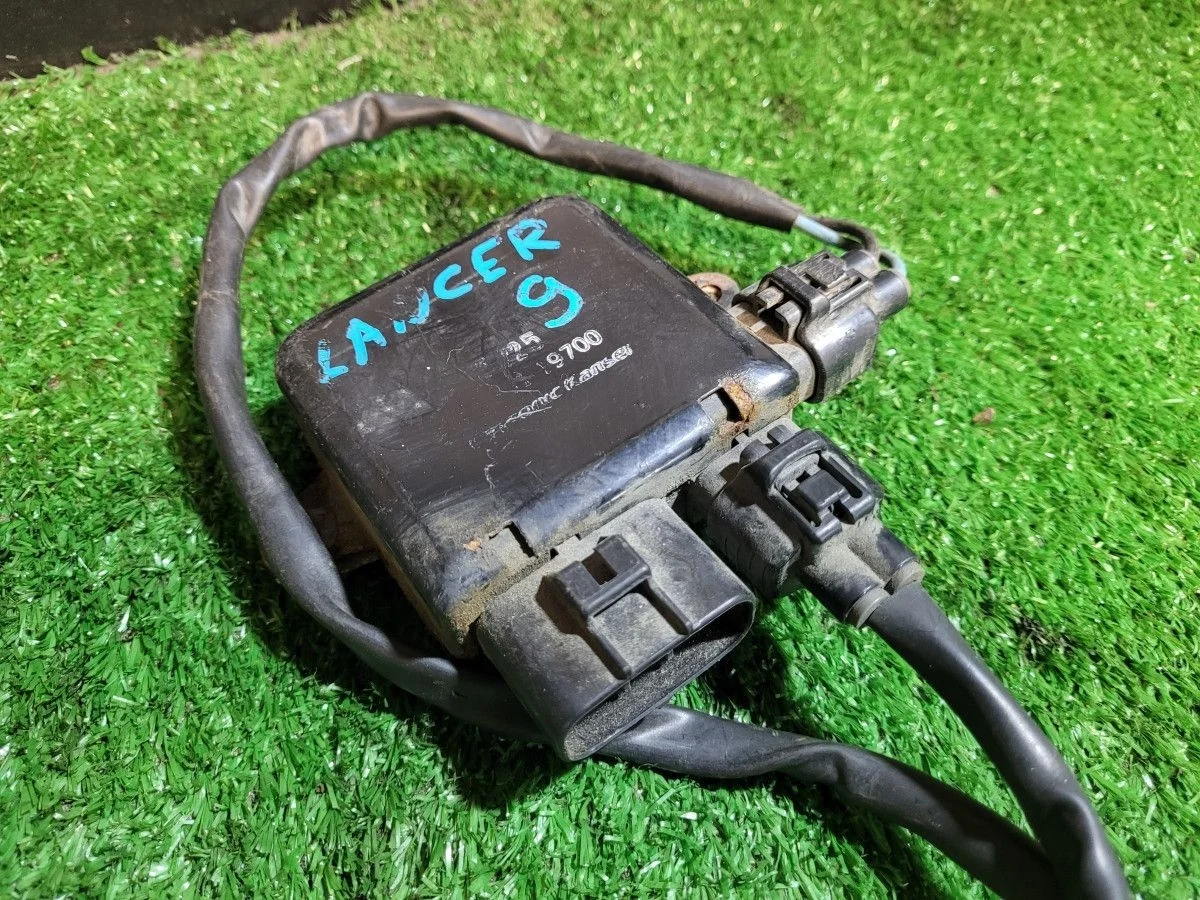 Блок управления вентилятора на Mitsubishi Lancer 9