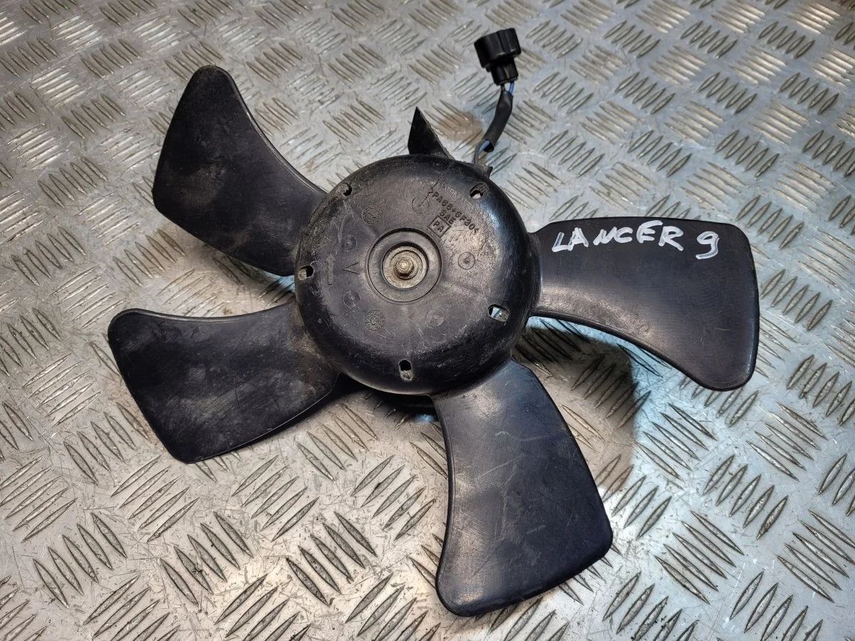 Вентилятор радиатора на Lancer 9