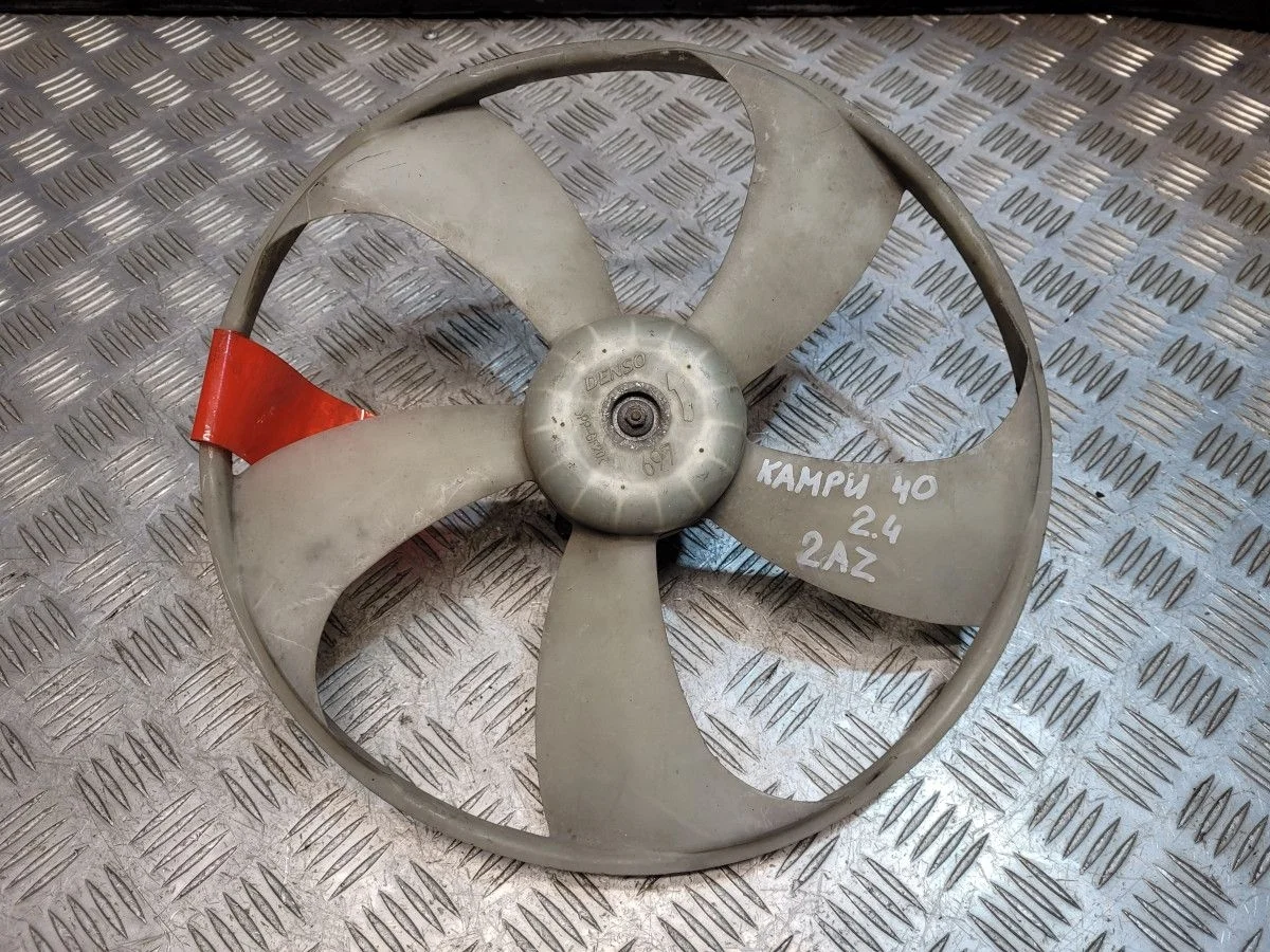 Вентилятор радиатора на Camry 40 2AZ