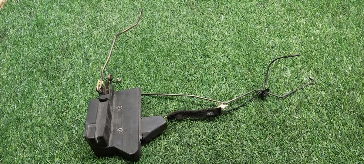 Замок двери Renault Logan передний левый