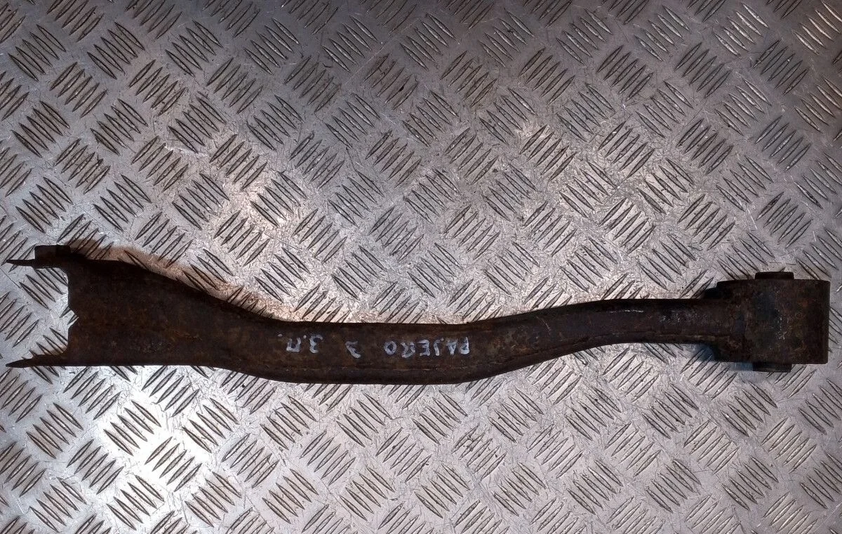 Рычаг задний правый Mitsubishi Pajero III