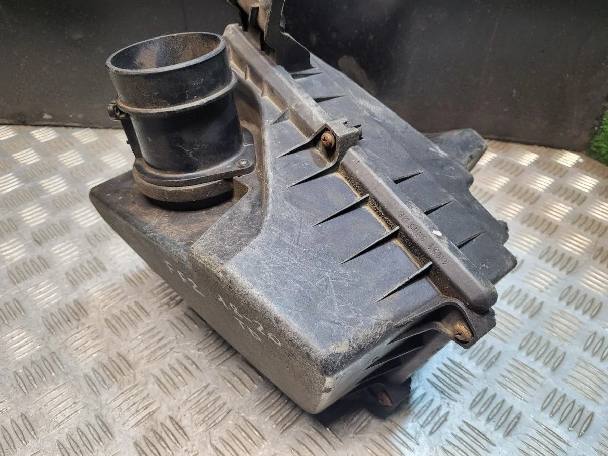 Корпус воздушного фильтра на Ford Focus 2